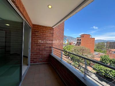Apartamento de 3 alcobas en arriendo en Laureles Las Acacias, Medellín, 112 m² · foto 3 de 19