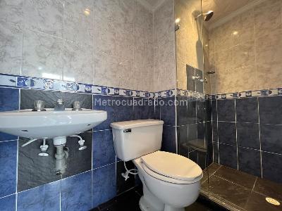 Apartamento de 2 alcobas en arriendo en Poblado San Diego, Medellín, 62 m² · foto 9 de 14