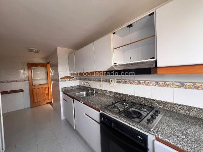 Apartamento de 3 alcobas en arriendo en Laureles Estadio, Medellín, 140 m² · foto 5 de 20