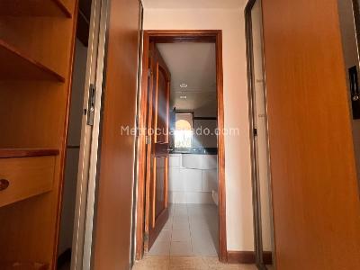 Apartamento de 3 alcobas en arriendo en Laureles Estadio, Medellín, 140 m² · foto 16 de 20