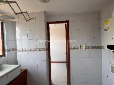 Apartamento de 3 alcobas en arriendo en Laureles Estadio, Medellín, 140 m² · foto 17 de 20