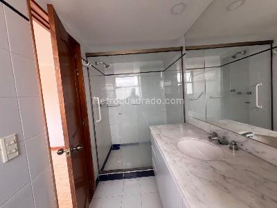 Apartamento de 3 alcobas en arriendo en Laureles Estadio, Medellín, 140 m² · foto 18 de 20
