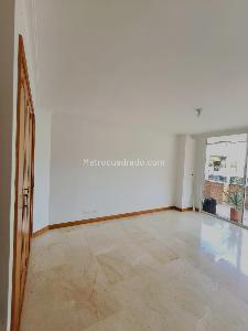 Apartamento de 4 alcobas en venta en Laureles Laureles, Medellín, 139 m² · foto 2 de 13