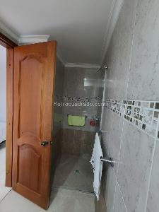 Apartamento de 4 alcobas en venta en Laureles Laureles, Medellín, 139 m² · foto 12 de 13