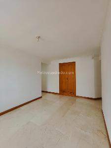 Apartamento de 4 alcobas en venta en Laureles Laureles, Medellín, 139 m² · foto 3 de 13