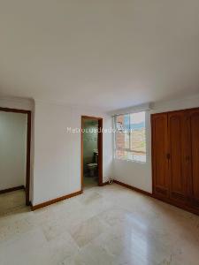 Apartamento de 4 alcobas en venta en Laureles Laureles, Medellín, 139 m² · foto 7 de 13