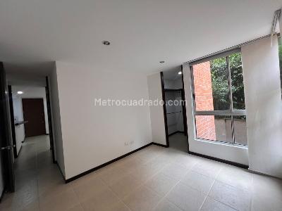 Apartamento de 2 alcobas en arriendo en El Poblado Castropol, Medellín, 65 m² · foto 4 de 14