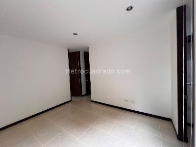 Apartamento de 2 alcobas en arriendo en El Poblado Castropol, Medellín, 65 m² · foto 5 de 14