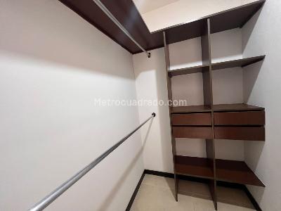 Apartamento de 2 alcobas en arriendo en El Poblado Castropol, Medellín, 65 m² · foto 7 de 14