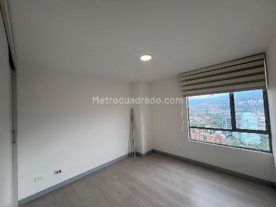 Apartamento de 3 alcobas en arriendo en El Poblado Castropol, Medellín, 110 m² · foto 11 de 20