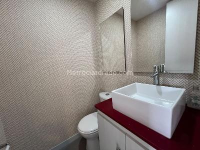 Apartamento de 3 alcobas en arriendo en El Poblado Castropol, Medellín, 110 m² · foto 16 de 20