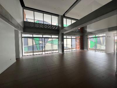 Apartamento de 3 alcobas en arriendo en El Poblado Castropol, Medellín, 110 m² · foto 18 de 20
