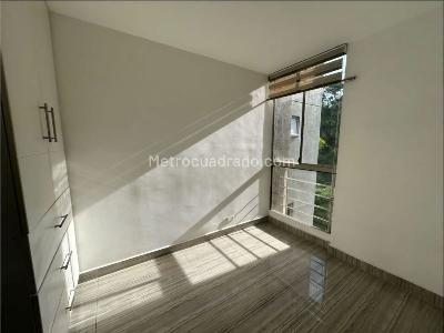 Apartamento de 3 alcobas en venta en Laureles Laureles, Medellín, 88 m² · foto 12 de 17