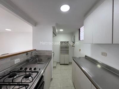 Apartamento de 1 alcoba en arriendo en Poblado San Diego, Medellín, 52 m² · foto 6 de 14