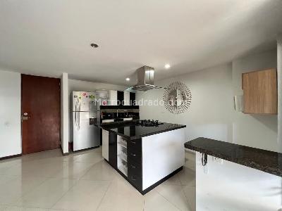 Apartamento de 1 alcoba en venta en Poblado San Diego, Medellín, 100 m² · foto 2 de 15