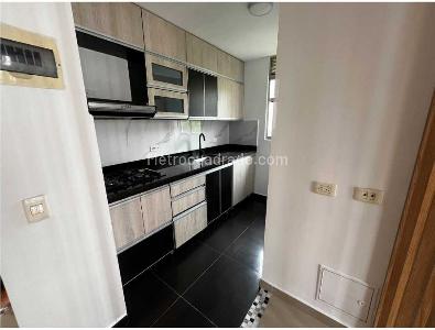 Apartamento de 3 alcobas en venta en Calasanz Calasanz, Medellín, 55 m² · foto 2 de 19