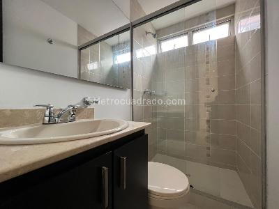 Apartamento de 2 alcobas en arriendo en Poblado Ciudad Del Rio, Medellín, 73 m² · foto 10 de 16