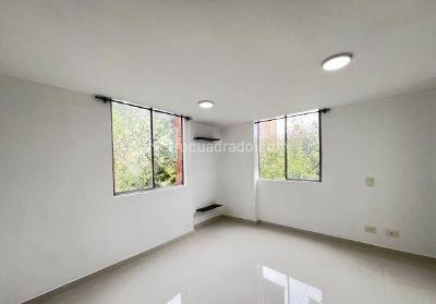 Apartamento de 1 alcoba en arriendo en Poblado San Diego, Medellín, 52 m² · foto 11 de 11