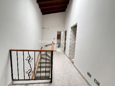 Casa de 5 alcobas en arriendo en Belen Belen La Palma, Medellín, 400 m² · foto 10 de 20