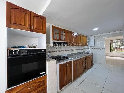 Casa de 5 alcobas en arriendo en Belen Belen La Palma, Medellín, 400 m² · foto 6 de 20