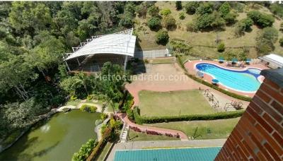 Apartamento de 3 alcobas en venta en Laureles La Almeria, Medellín, 75 m² · foto 1 de 20
