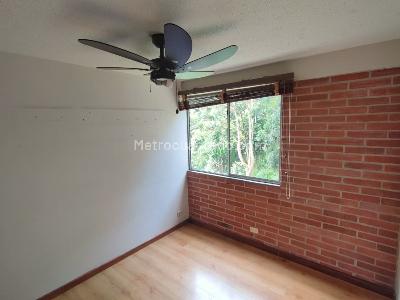 Apartamento de 3 alcobas en venta en Laureles La Almeria, Medellín, 75 m² · foto 9 de 20