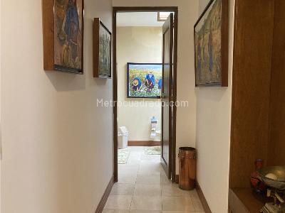 Apartamento de 4 alcobas en venta en Santa Barbara, Bogotá, 243 m² · foto 7 de 20