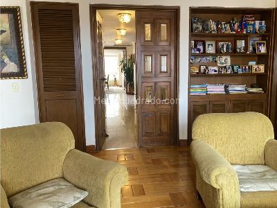 Apartamento de 4 alcobas en venta en Santa Barbara, Bogotá, 243 m² · foto 13 de 20