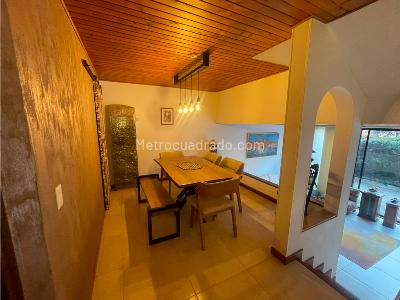 Casa de 3 alcobas en venta en Chico Navarra, Bogotá, 185 m² · foto 3 de 20