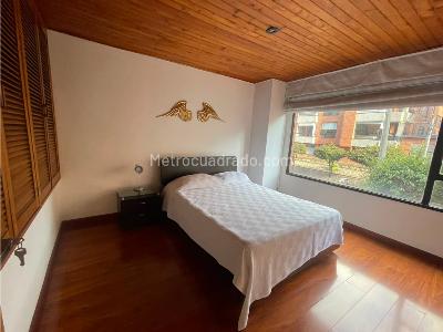 Casa de 3 alcobas en venta en Chico Navarra, Bogotá, 185 m² · foto 12 de 20