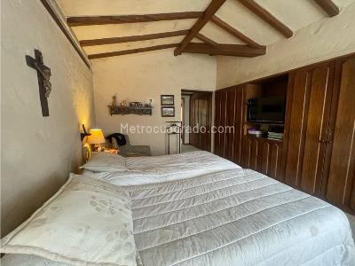 Casa de 5 alcobas en venta en Guaymaral, Bogotá, 1400 m² · foto 16 de 20