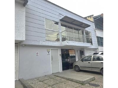 Casa de 5 alcobas en venta en Conquistadores, Medellín, 363 m² · foto 2 de 20
