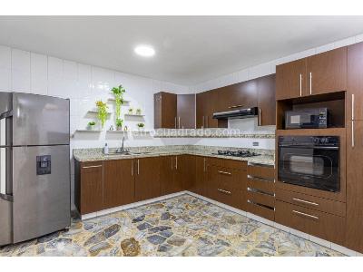Casa de 5 alcobas en venta en Laureles, Medellín, 197 m² · foto 6 de 20
