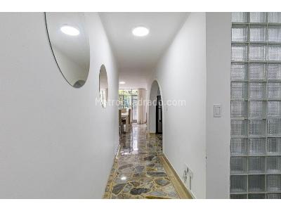 Casa de 5 alcobas en venta en Laureles, Medellín, 197 m² · foto 16 de 20