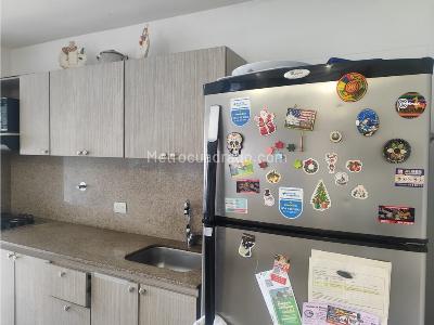 Apartamento de 3 alcobas en venta en Tres Esquinas, Sabaneta, 77 m² · foto 5 de 17