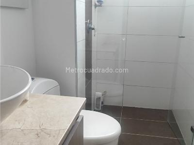 Apartamento de 3 alcobas en venta en Tres Esquinas, Sabaneta, 77 m² · foto 8 de 17