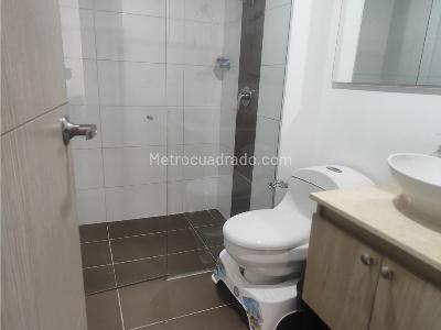 Apartamento de 3 alcobas en venta en Tres Esquinas, Sabaneta, 77 m² · foto 9 de 17