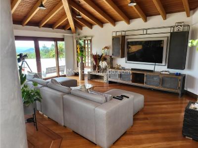 Casa de 5 alcobas en venta en El Escobero, Envigado, 600 m² · foto 2 de 20