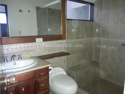 Casa de 3 alcobas en venta en El Velodromo, Medellín, 148 m² · foto 16 de 19