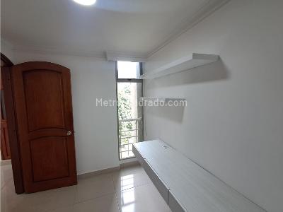 Apartamento de 3 alcobas en venta en Laureles, Medellín, 100 m² · foto 10 de 20