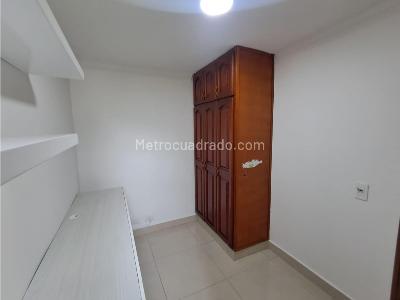 Apartamento de 3 alcobas en venta en Laureles, Medellín, 100 m² · foto 14 de 20