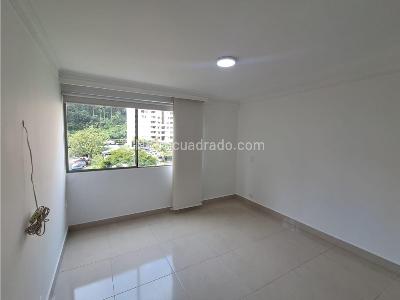 Apartamento de 3 alcobas en venta en Laureles, Medellín, 100 m² · foto 16 de 20