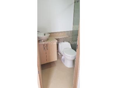 Apartamento de 3 alcobas en venta en Madera, Bello, 74 m² · foto 6 de 15
