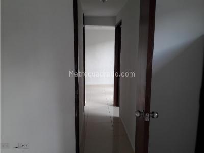 Apartamento de 2 alcobas en venta en San Martin, Bello, 37 m² · foto 5 de 15