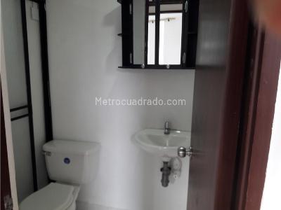 Apartamento de 2 alcobas en venta en San Martin, Bello, 37 m² · foto 7 de 15