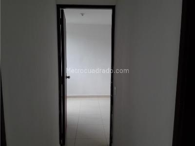 Apartamento de 2 alcobas en venta en San Martin, Bello, 37 m² · foto 14 de 15