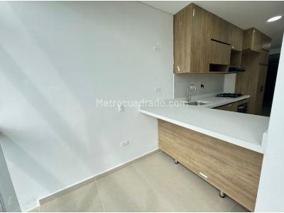 Apartaestudio en venta en La Castellana, Medellín, 37 m² · foto 2 de 8