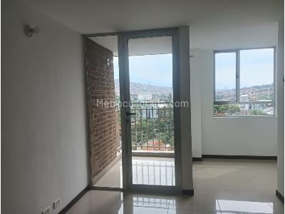 Apartamento de 3 alcobas en venta en Madera, Bello, 74 m² · foto 2 de 14