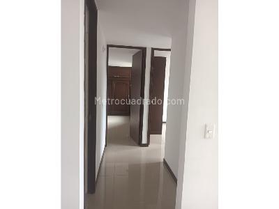 Apartamento de 3 alcobas en venta en Madera, Bello, 74 m² · foto 5 de 14