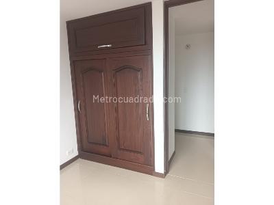Apartamento de 3 alcobas en venta en Madera, Bello, 74 m² · foto 9 de 14
